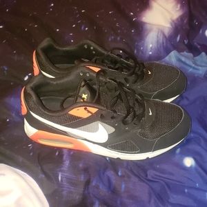 NIKE AirMax EXCEE, Size 10 Men's, Black/Red-Orange